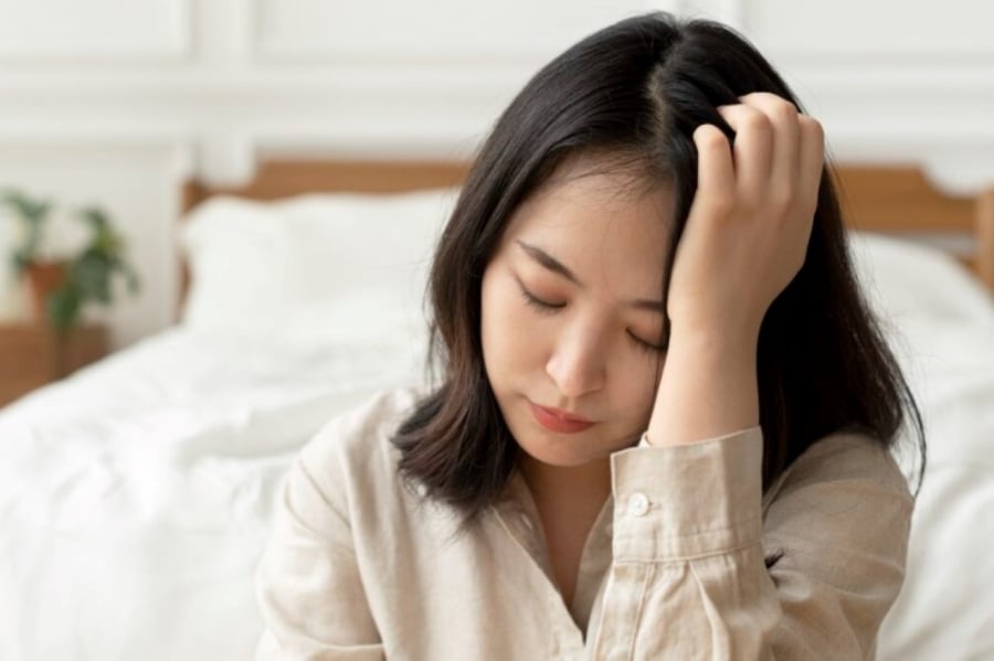 Trong nahf có người ốm vặt, trẻ con khóc đêm... là những dấu hiệu cho thấy trong nhà có trường khí bất ổn. (Ảnh minh họa)