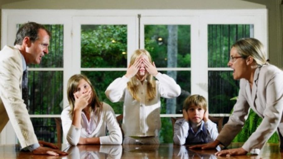 Nếu bạn muốn đứng ra giải quyết, hãy để mọi thành viên gia đình chịu trách nhiệm việc làm của họ. (Ảnh minh họa)