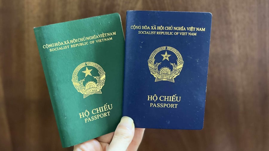 Hiện tại, công dân có hộ chiếu Việt Nam có thể tới 24 quốc gia và vùng lãnh thổ mà không cần làm hồ sơ xin visa hay chờ xét duyệt với chính sách miễn thị thực hoàn toàn (visa free).