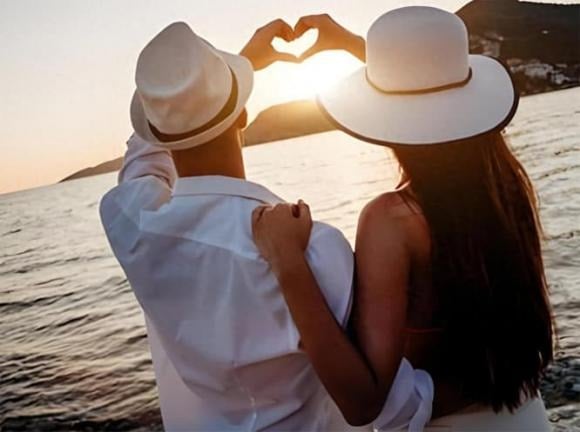 Yêu điểm mạnh thì dễ, nhưng bao dung với khuyết điểm mới là bản lĩnh.