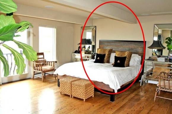Trung bình, mỗi người dành khoảng 1/3 cuộc đời để ngủ, vì vậy giường ngủ không chỉ cần đảm bảo sự thoải mái mà còn cần tuân thủ các nguyên tắc phong thủy.