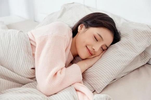 Một nghiên cứu khác của Đại học Semmelweis cũng chỉ ra rằng cả thiếu ngủ và ngủ quá nhiều đều làm tăng tỷ lệ tử vong.