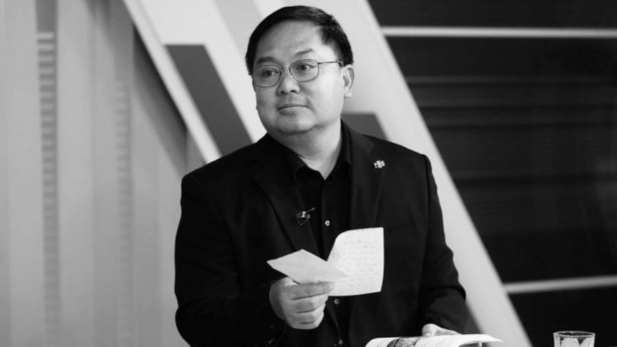 Ông Hoàng Nam Tiến qua đời vì ngừng tim đột ngột.
