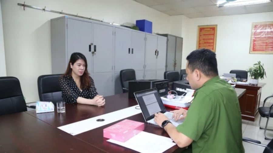 Công an làm việc lấy lời khai của Đinh Thiên Lý