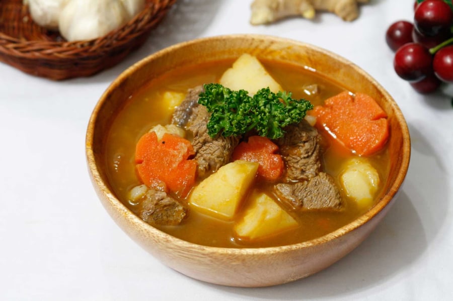 Thịt bò sốt vang ngon