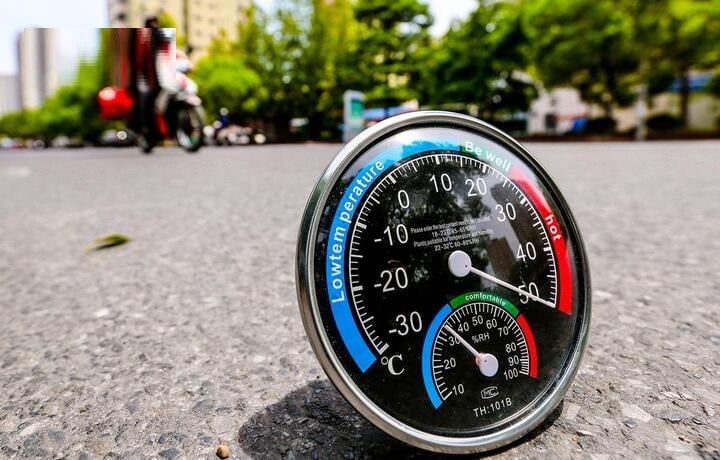 Thời tiết hôm nay: Nhiệt độ cao nhất ở Hà Nội vượt ngưỡng 40 độ, nắng nóng kết thúc là bao giờ?