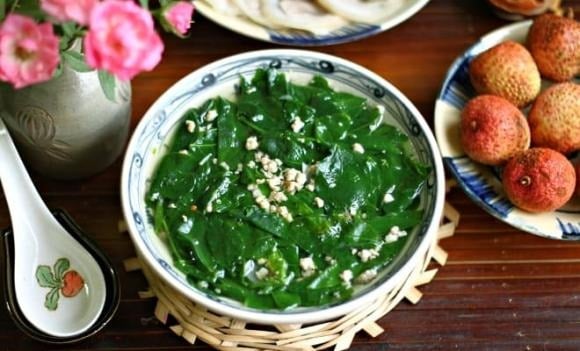 Với mức giá hợp lý, dễ tìm mua và hàm lượng dinh dưỡng vượt trội, rau ngót xứng đáng là một trong những lựa chọn hàng đầu trong thực đơn hằng ngày của các gia đình Việt.    