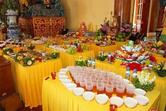 Tín ngưỡng tháng cô hồn xuất phát từ sự hòa quyện giữa Phật giáo và văn hóa dân gian Đông Á.