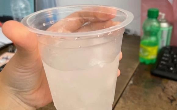 Kali trong nước dừa giúp điều hòa nhịp tim, ổn định huyết áp và giảm nguy cơ tai biến tim mạch, đột quỵ.