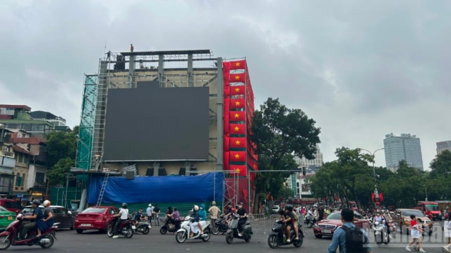 Công việc thi công đang gấp rút hoàn thành