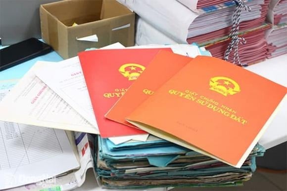 Sau đó, bảng giá đất sẽ được điều chỉnh, sửa đổi, bổ sung hàng năm để phản ánh sát giá thị trường, thay vì định kỳ 5 năm/lần như hiện nay (theo khoản 3 Điều 159 Luật Đất đai 2024).