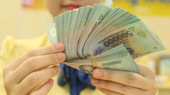 Nghị định số 200/2025/NĐ-CP của Chính phủ quy định chi tiết một số điều của Luật Phòng thủ dân sự, trong đó nêu rõ công chức, viên chức và người lao động sẽ được hưởng hai mức hỗ trợ khi làm nhiệm vụ trực.