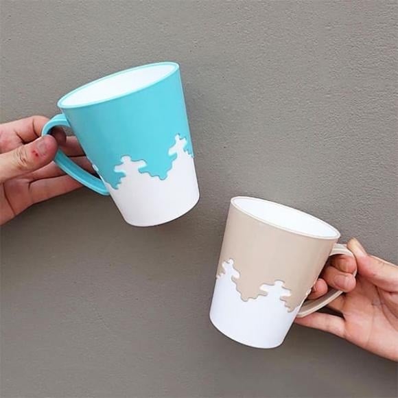 Những chiếc cốc nhựa, được giới trẻ và trẻ em ưa chuộng vì nhẹ và tiện lợi, thực ra tiềm ẩn nhiều nguy cơ.