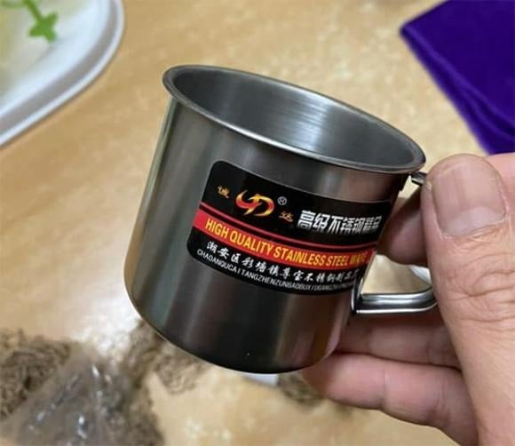 Không phải tất cả cốc inox đều an toàn.