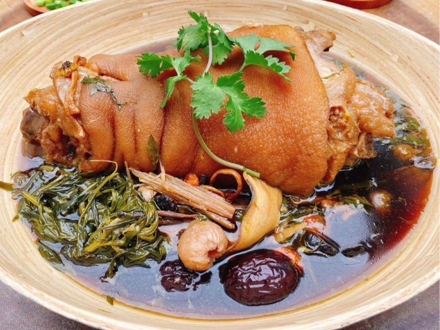 Gần đây, khi một số bác sĩ nghiên cứu về hàm lượng dinh dưỡng của chân giò lợn, họ phát hiện ra rằng nó có thể mang lại nhiều lợi ích cho sức khỏe. (Ảnh minh họa)