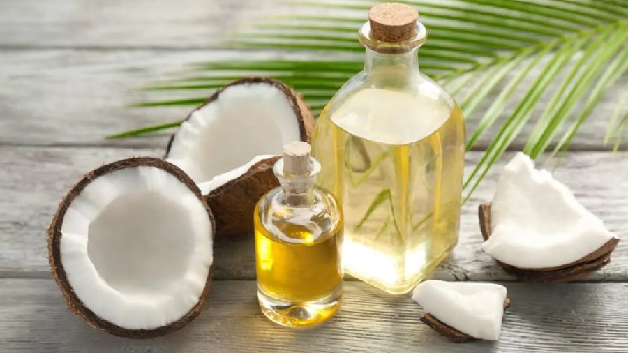 Uống dầu dừa mang lại nhiều lợi ích cho sức khỏe.