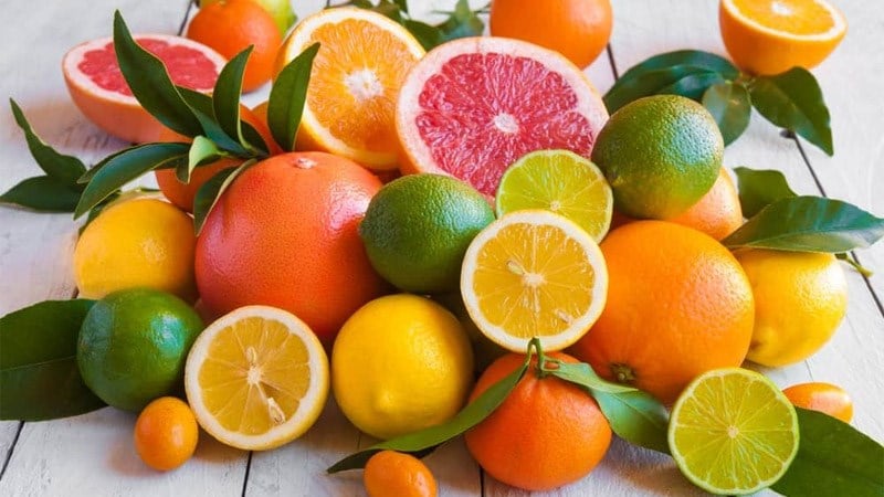 Cam, chanh, bưởi hay quýt là nguồn vitamin C dồi dào, giúp cơ thể tổng hợp collagen hiệu quả hơn.