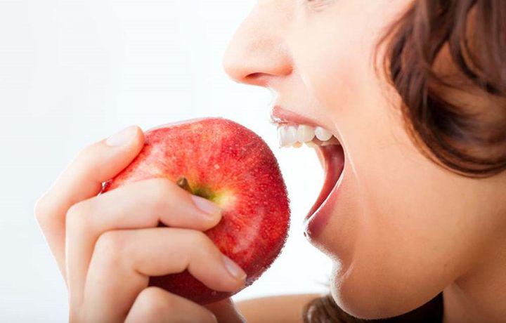 Táo là loại trái cây rất quen thuộc, thường được coi là món ăn nhẹ lành mạnh.