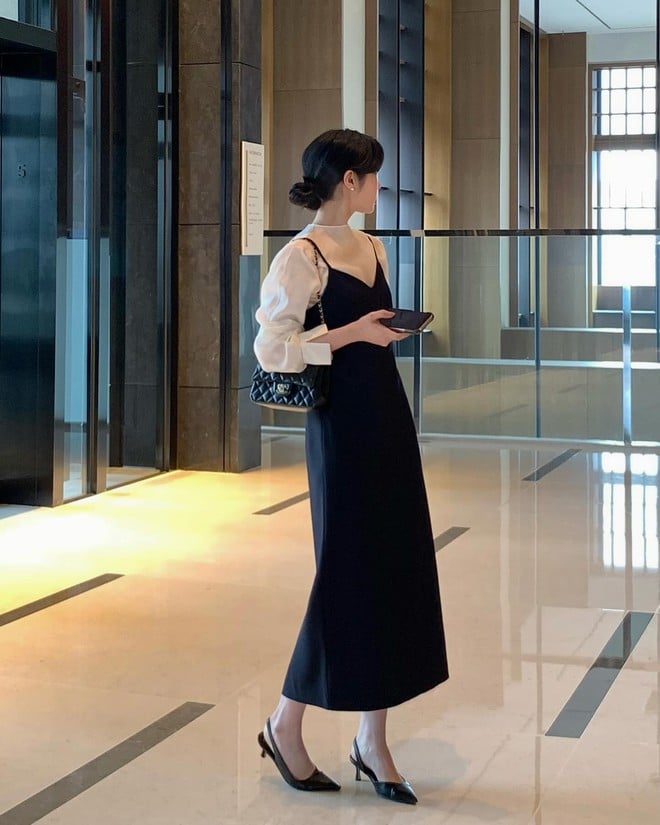 Giày mũi nhọn đặc biệt phù hợp với môi trường công sở bởi sự chuyên nghiệp và lịch thiệp mà nó mang lại.
