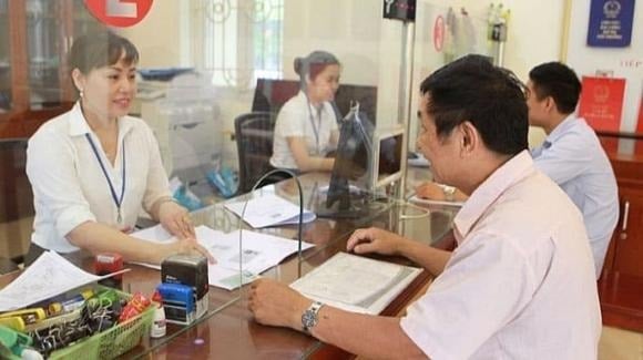 Một trong những điểm mới đáng chú ý của Luật BHXH 2024 là giảm thời gian đóng BHXH tối thiểu để hưởng lương hưu từ 20 năm xuống còn 15 năm.