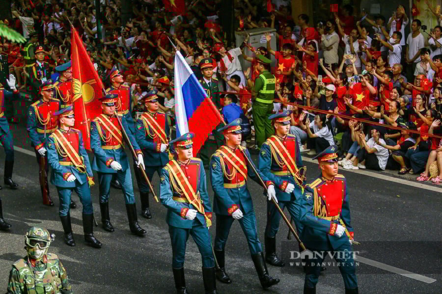 Các quân nhân Nga. (Ảnh: Dân Việt)