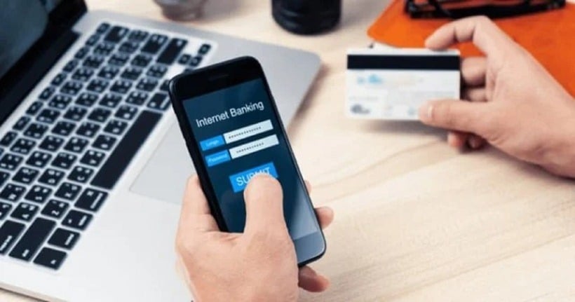 Khi sử dụng tài khoản cá nhân để nhận tiền từ việc bán hàng online, cung cấp dịch vụ như tư vấn, thiết kế, viết lách…, người nhận phải kê khai và nộp thuế.