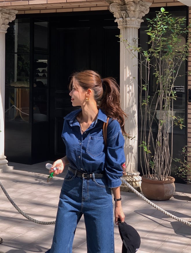 Một chiếc áo sơ mi denim có thể biến đổi diện mạo của bạn chỉ trong chớp mắt.