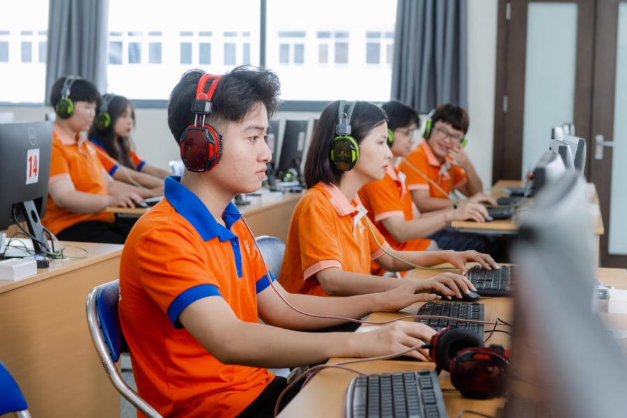 Năng lượng tái tạo và môi trường là hai lĩnh vực đang ngày càng trở nên quan trọng trong bối cảnh toàn cầu đối mặt với các thách thức về biến đổi khí hậu và nguồn năng lượng bền vững.