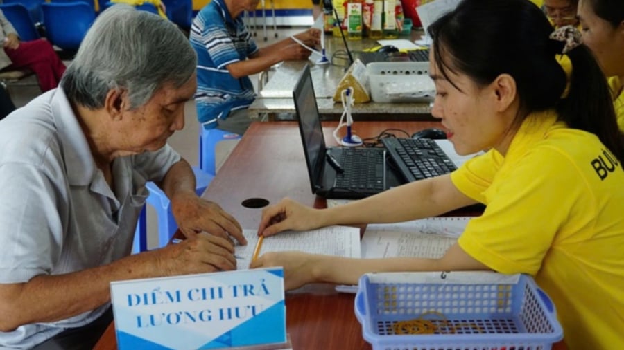 Đóng BHXH đủ 25 năm, nghỉ hưu năm 2025, nhận lương mỗi tháng bao nhiêu?