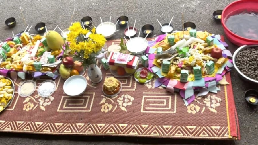 Gia chủ không bày lễ cúng cô hồn trong nhà.