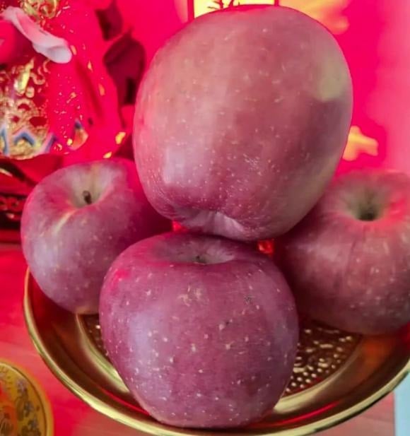 Việc cúng tổ tiên tại gia có thể khác nhau tùy theo phong tục từng dòng họ. 