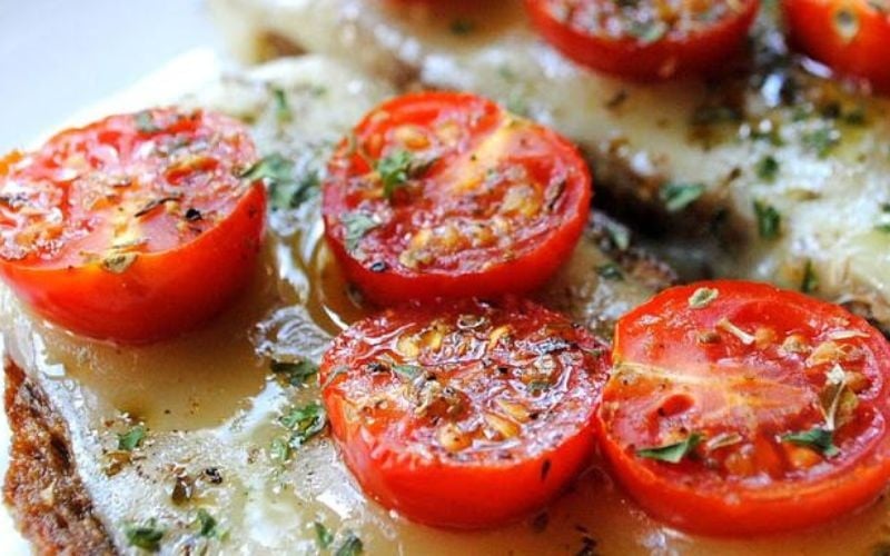Khi nấu chín cà chua cùng một chút dầu ô liu, khả năng hấp thu lycopene có thể tăng gấp 2 – 3 lần. Các nghiên cứu cho thấy lycopene giúp hạ men gan ALT và GGT ở bệnh nhân gan nhiễm mỡ không do rượu (NAFLD).    