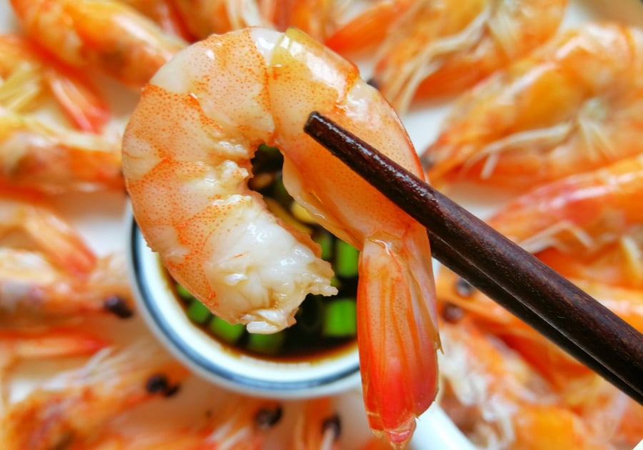 Tôm ngon lại bổ nhưng có 4 người đừng dại ăn vào