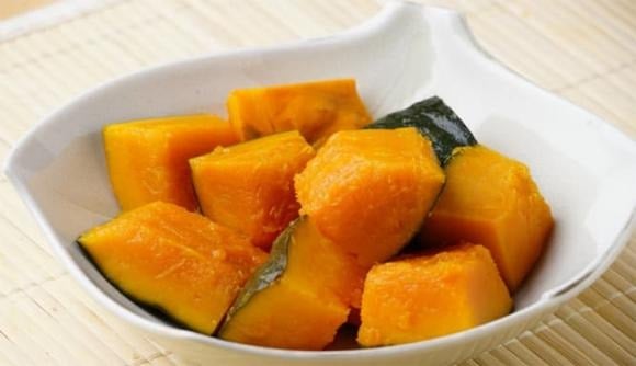 Nhiều người cho rằng bí ngô ít ngọt và giàu chất xơ nên có lợi cho việc kiểm soát đường huyết.
