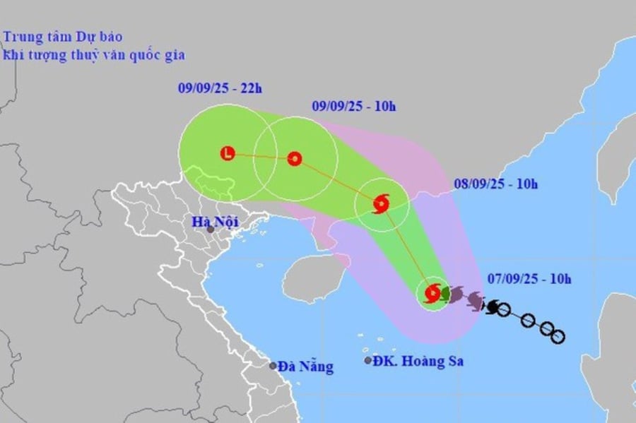 Dự báo vị trí và đường đi của bão số 7. (Ảnh NCHMF)
