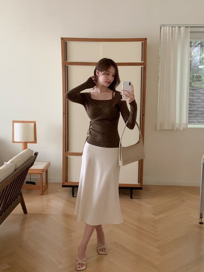 Chính sự đơn giản của màu trắng lại mang đến vô vàn cách phối đồ đa dạng