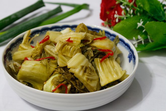 Dưa muối làm đào thải canxi nhiều hơn
