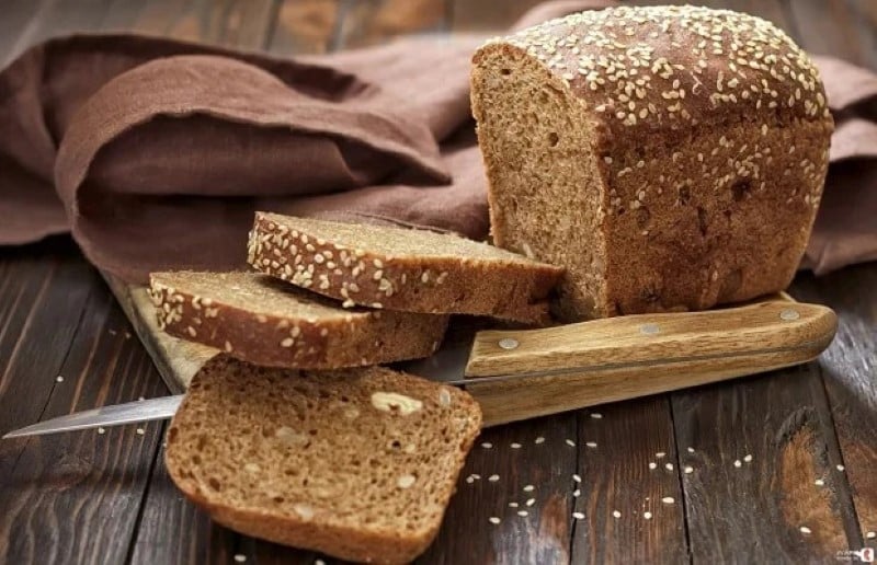 Khác với bánh mì bình thường, tinh bột trong bánh mì ngũ cốc là loại chuyển hoá chậm.