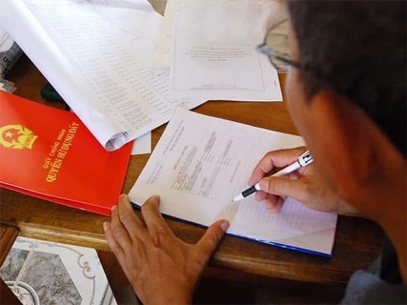 Những ai muốn chuyển đổi đất nông nghiệp sang đất thổ cư sẽ là nhóm chịu ảnh hưởng sớm nhất. 