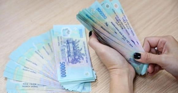 Theo Khoản 1 Điều 68 của Luật BHXH 2024, lao động nam đóng BHXH trên 35 năm và lao động nữ trên 30 năm, ngoài lương hưu hàng tháng, sẽ được nhận thêm trợ cấp một lần khi nghỉ hưu.    