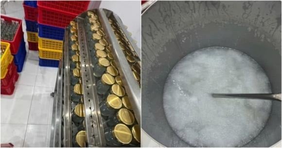 Khám xét khẩn cấp xưởng sản xuất của Công ty TNHH Vannest tại Khu dân cư và chợ Điện Dương (phường Điện Bàn Đông), cơ quan chức năng thu giữ gần 38.000 lọ nước yến thành phẩm thuộc 15 loại khác nhau.