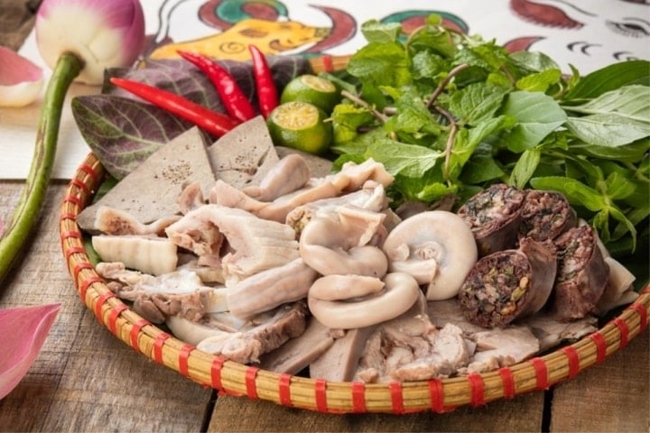 Cách luộc lòng giòn sần sật trắng tinh thơm ngon