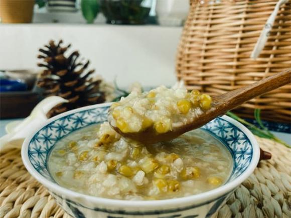 Cháo đậu xanh hạt sen – Giải độc gan, bổ thận, ngủ ngon    