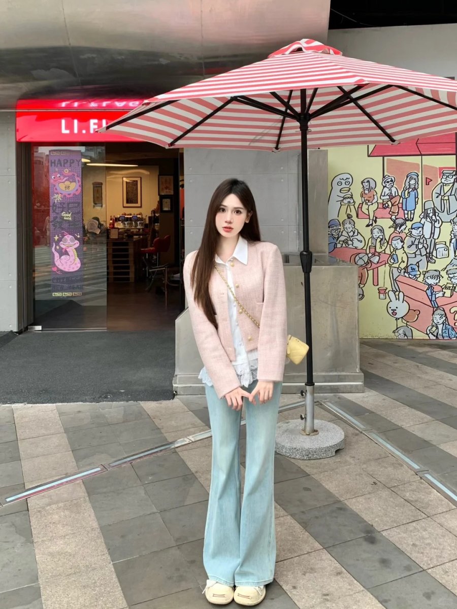 Kiểu quần này mang hơi thở retro và là lựa chọn hoàn hảo cho những ai muốn vừa tôn dáng vừa thể hiện phong cách riêng.