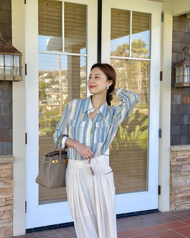 Họa tiết kẻ sọc vốn đã quen thuộc nhưng chưa bao giờ cũ. Thu 2025, sơ mi kẻ sọc trở lại với nhiều biến tấu mới lạ