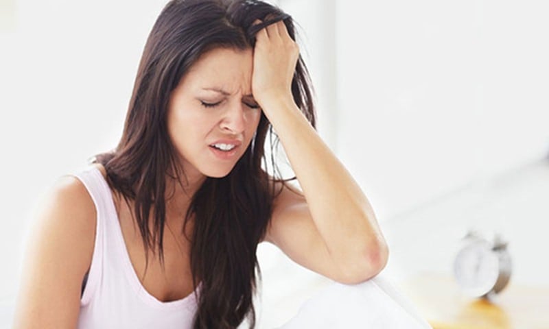 khi bạn đột ngột đứng dậy các triệu chứng chóng mặt và ngất xỉu sẽ dễ xuất hiệnu. (Ảnh minh họa)