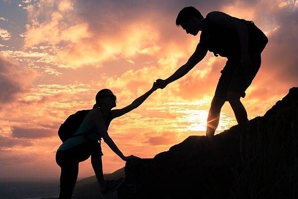 Người nào biết giúp đỡ người khác thì người đó sẽ ngày càng nhiều phúc đức