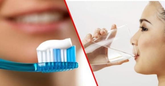 Uống nước ngay sau khi đánh răng làm giảm hiệu quả của kem đánh răng.