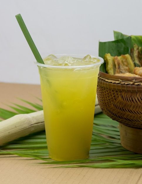 Nước mía là thức uống rất phổ biến, được nhiều người đặc biệt yêu thích