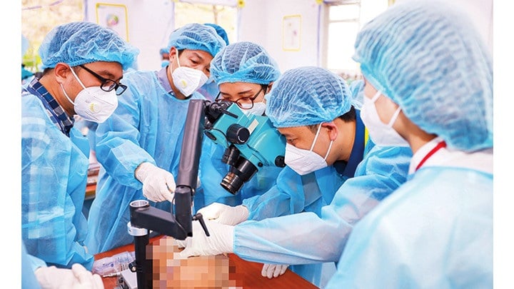 Lần đầu tiên tại Việt Nam: Bác sĩ sản xuất tế bào trị K, người dân không cần ra nước ngoài chữa bệnh